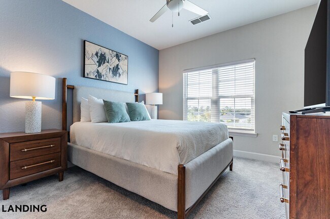 Building Photo - 918 Aventine Dr