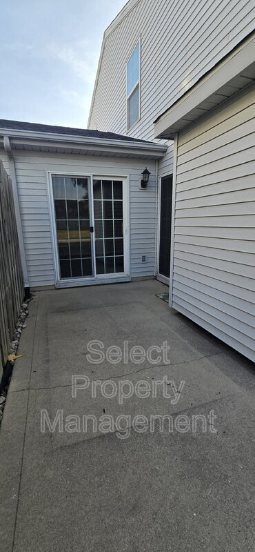 Building Photo - 5438 Thornbriar Ln