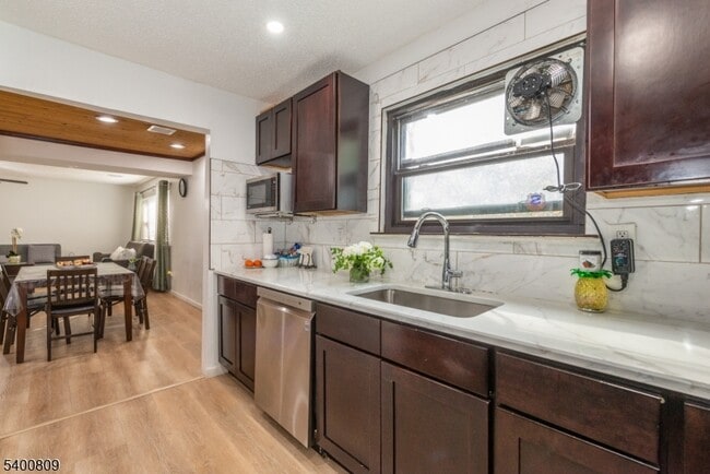 Building Photo - 1133 Livingston Ave