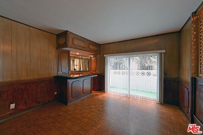 Building Photo - 1128 Rexford Dr