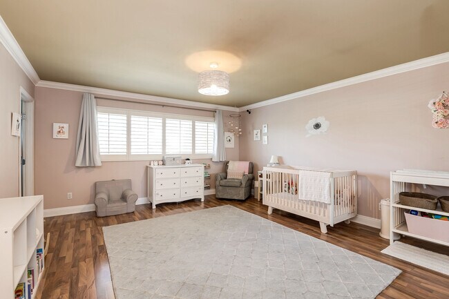 Building Photo - 4443 Saugus Ave