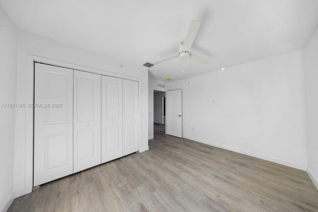 Building Photo - 20 NE 19th Ave