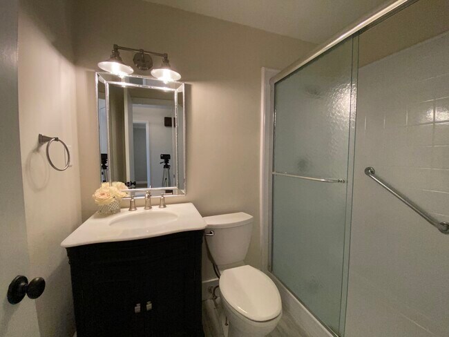 Building Photo - 312 Northfield Dr