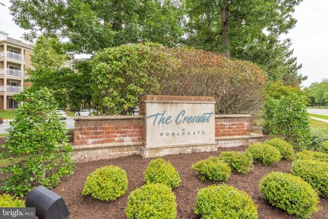 Building Photo - 2204 Westcourt Ln