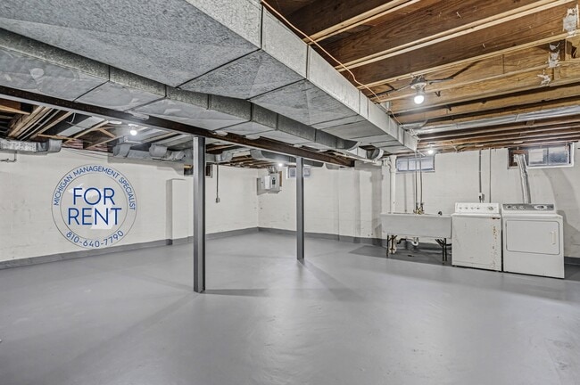 Building Photo - 1401 N Ballenger Hwy