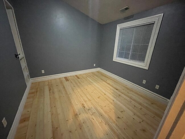 Building Photo - 572 W 6300 S