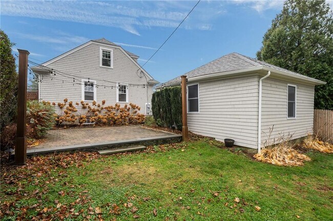 Building Photo - 36 Almy St