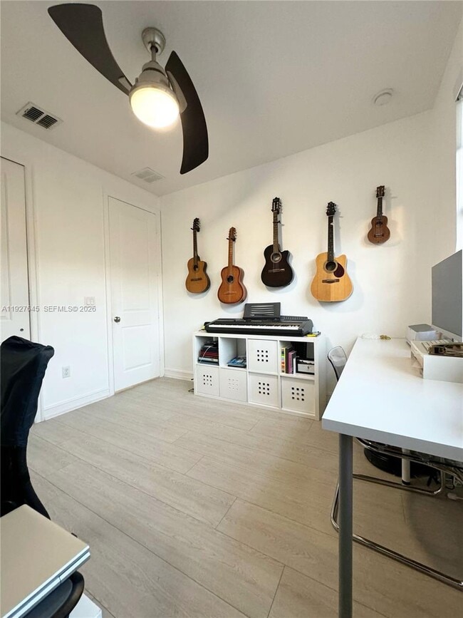 Building Photo - 13017 Riverwalk Cir S