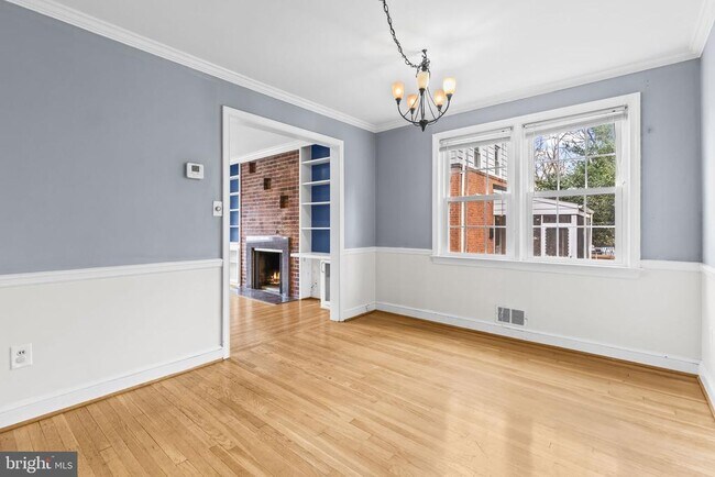 Building Photo - 4 E Franklin Ave