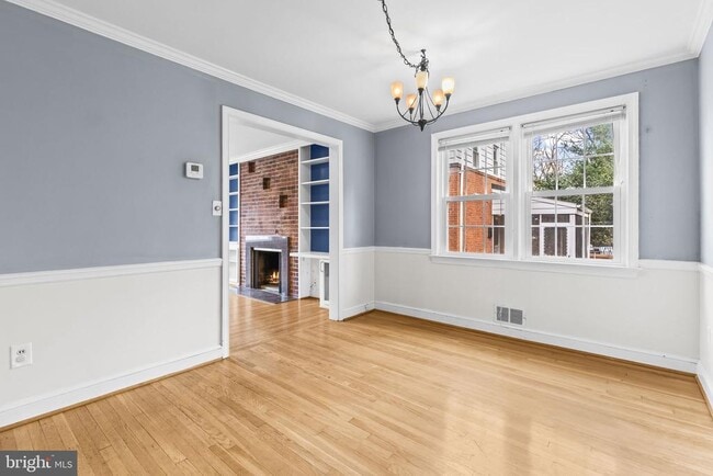 Building Photo - 4 Franklin Ave