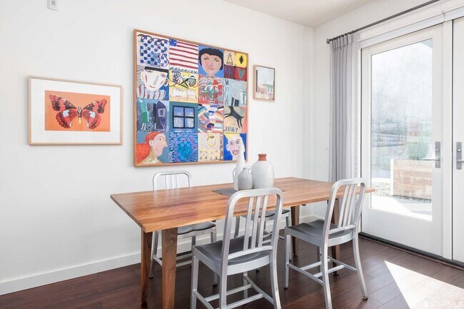 Building Photo - 555 Innes Ave