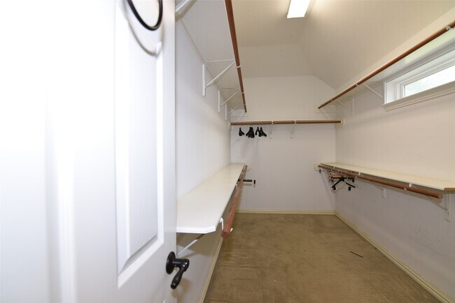 Building Photo - 122 Walston Ridge Ct