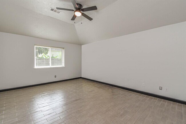 Building Photo - 8914 Emerald Heights Ln