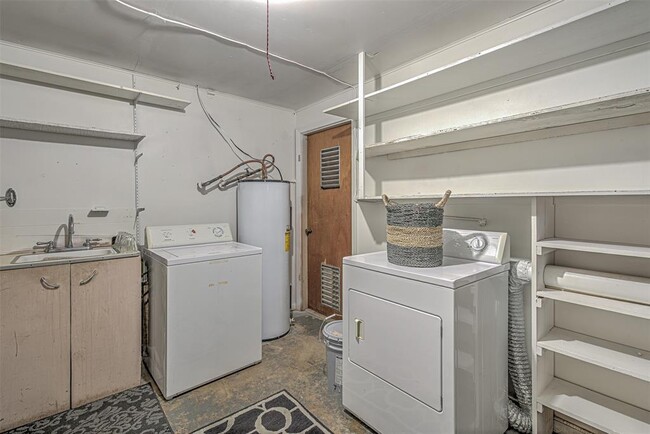 Building Photo - 5304 Bedford St