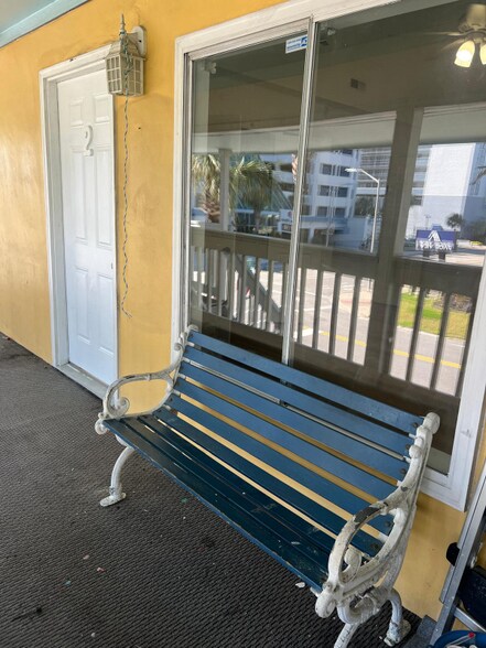 Primary Photo - 2100 S Ocean Blvd