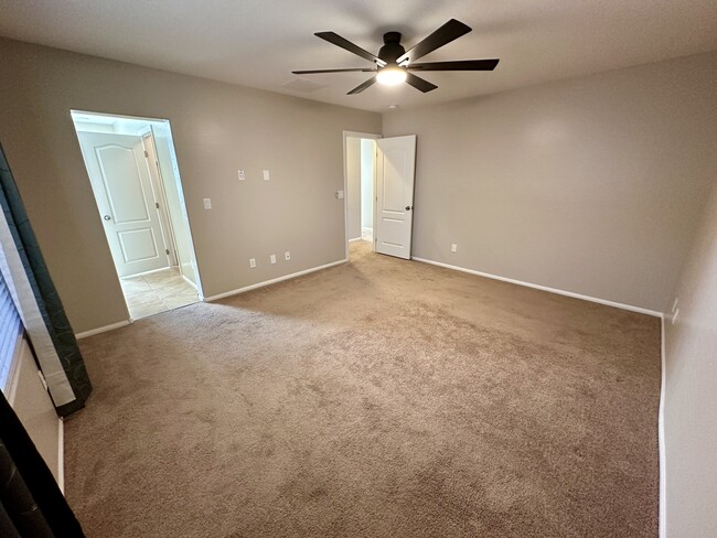 Building Photo - 9341 W Pearblossom Sky Ave