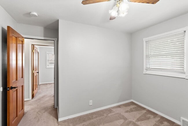 Building Photo - Beautiful South Perry Home