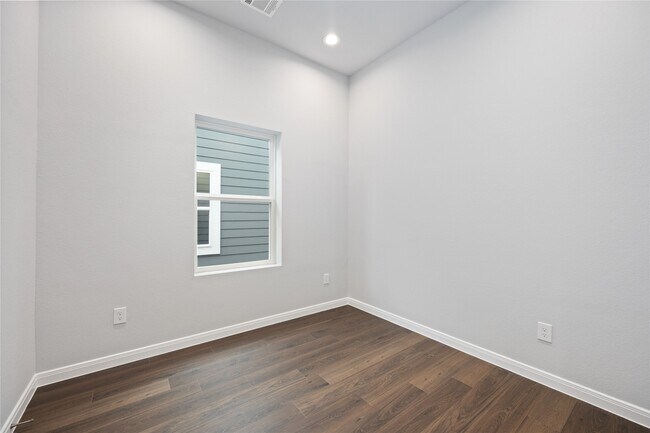 Building Photo - 18831 Luminescent Ln