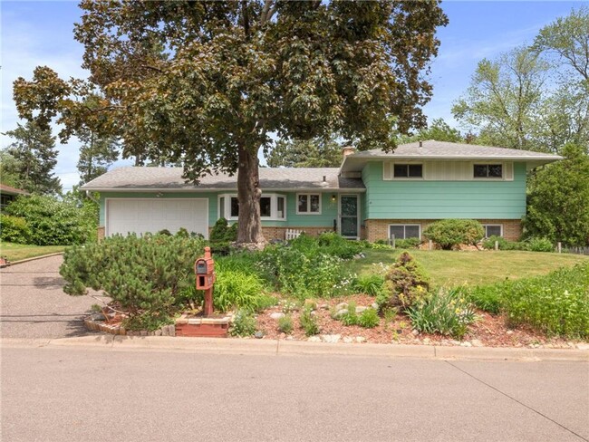 Primary Photo - Great Roseville Home, Moundsview Schools, ...