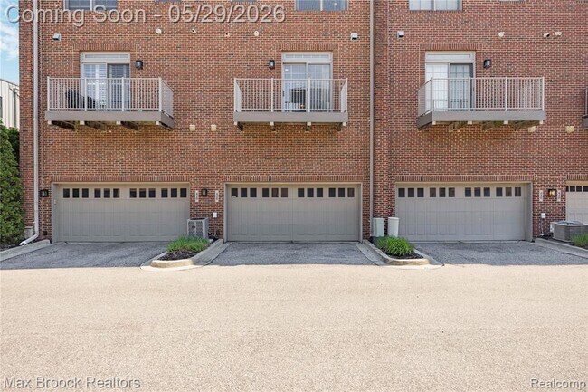 Building Photo - 420 Lewis Ct
