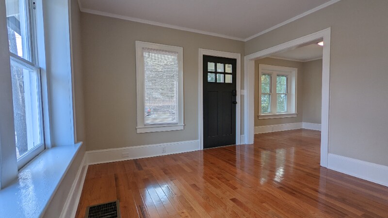 Building Photo - 25 Starnes Ave