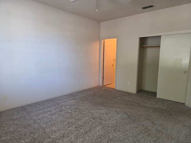 Building Photo - 2412 Summercreek Dr