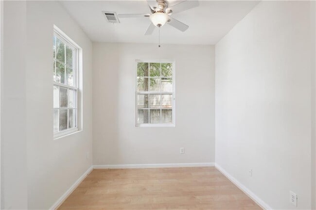 Building Photo - 276 Hiawassee Dr