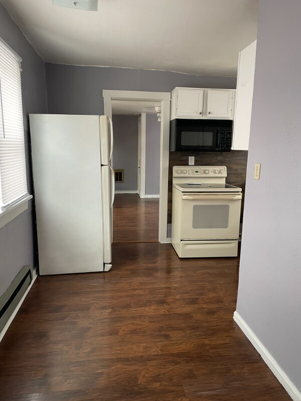 Building Photo - 115 Sycamore St