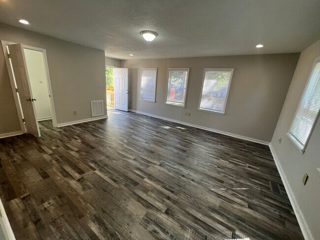 Building Photo - Adorable 3bdrm/1.5bth Cape-Cod  Located in Richmond's Southside!!  **NEWLY RENOVATED**