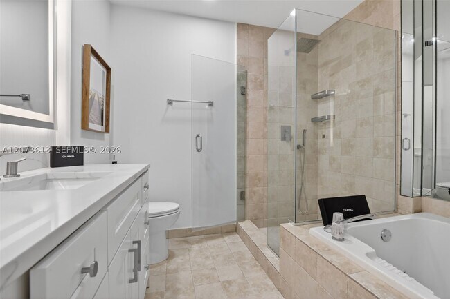 Building Photo - 20185 E Country Club Dr