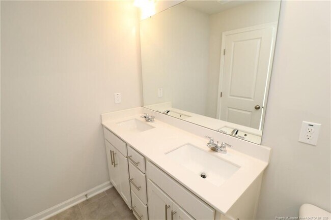 Building Photo - 5711 Woodlawn Dr