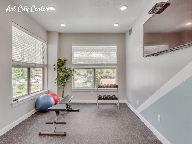 Building Photo - 3 Bedroom 2 Bath in Springville!!