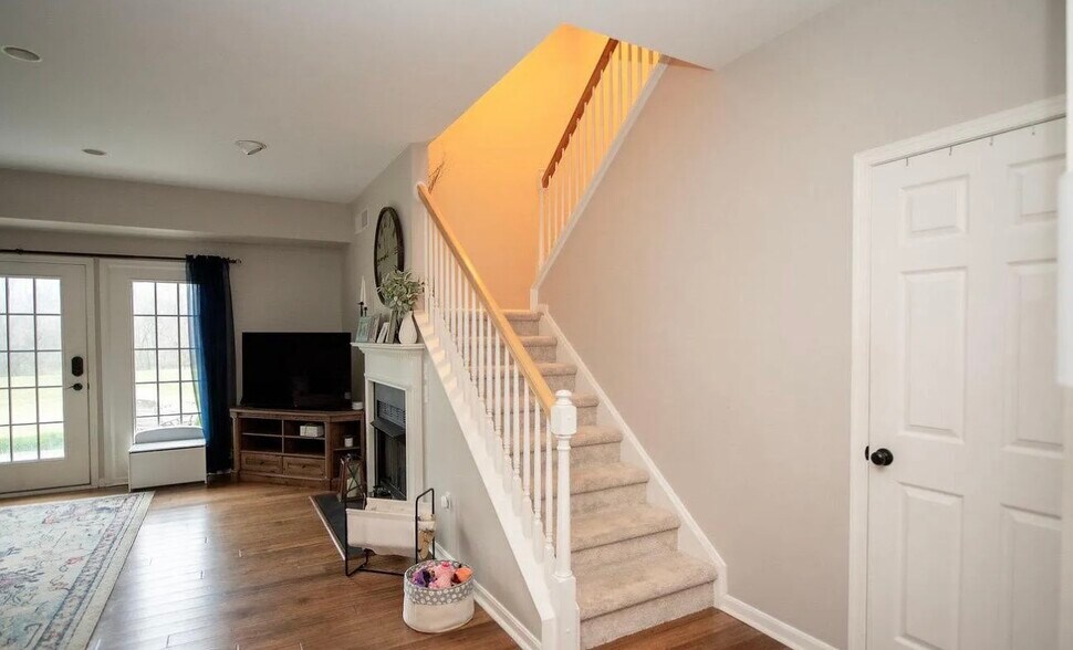 Building Photo - 2080 Deer Run Dr