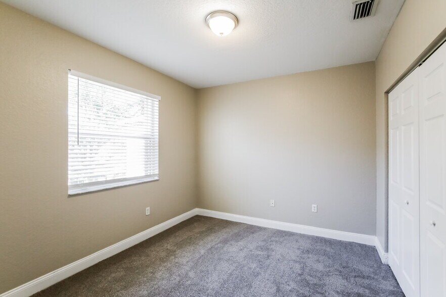 Building Photo - 1648 SE 20th Rd