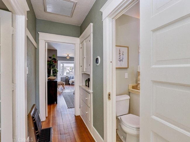 Building Photo - 229 Jacaranda Pl