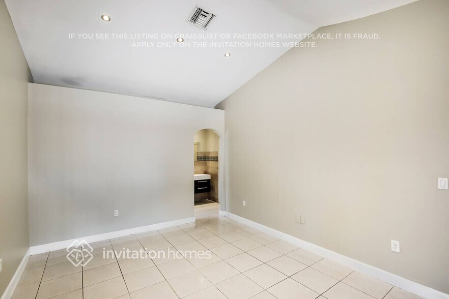 Building Photo - 7845 SW 161st Ave