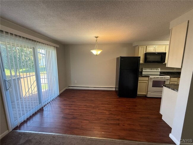 Building Photo - 504 Village Blvd N