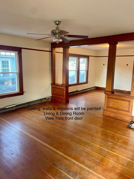 Building Photo - 207 Safford St