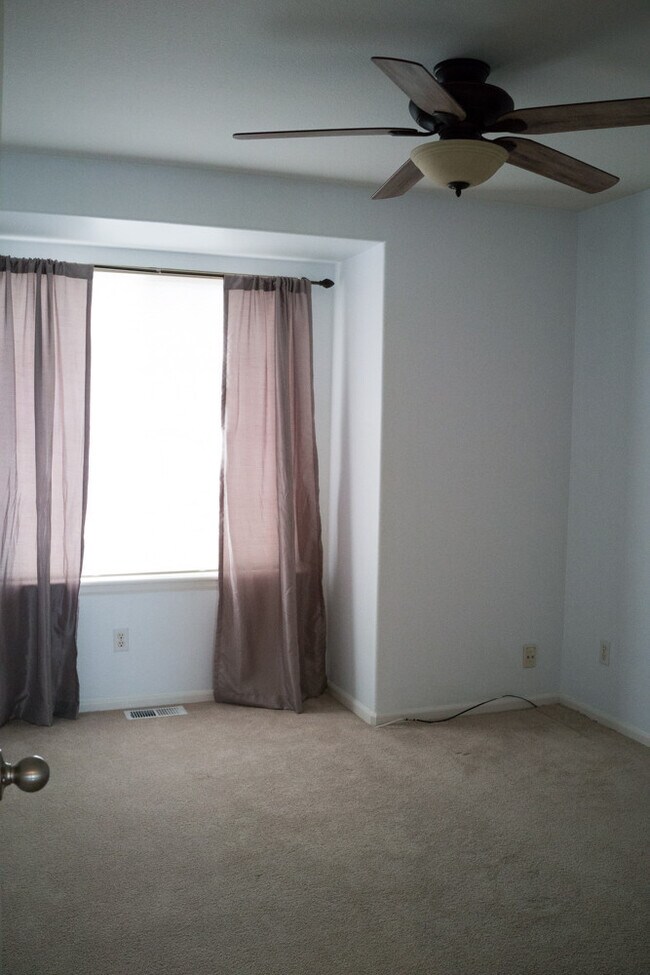 Building Photo - Evolve Real Estate: Available Immediately 3 Bedroom on a Huge Lot Facing Open Space! No Pets.