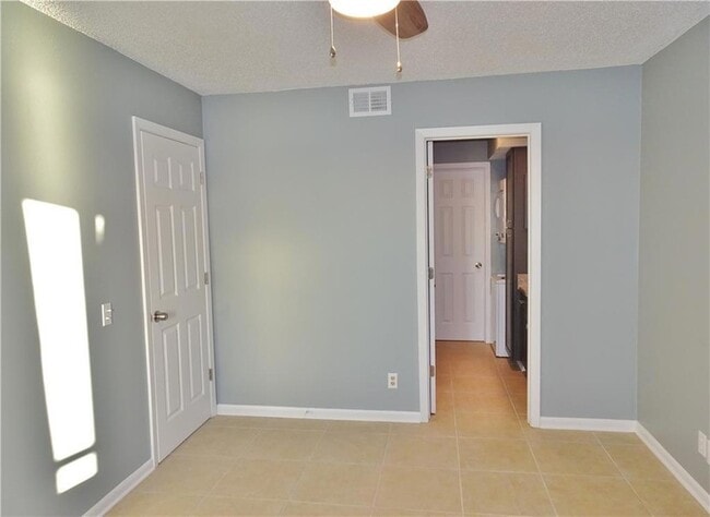 Building Photo - 1580 Harbor Dr