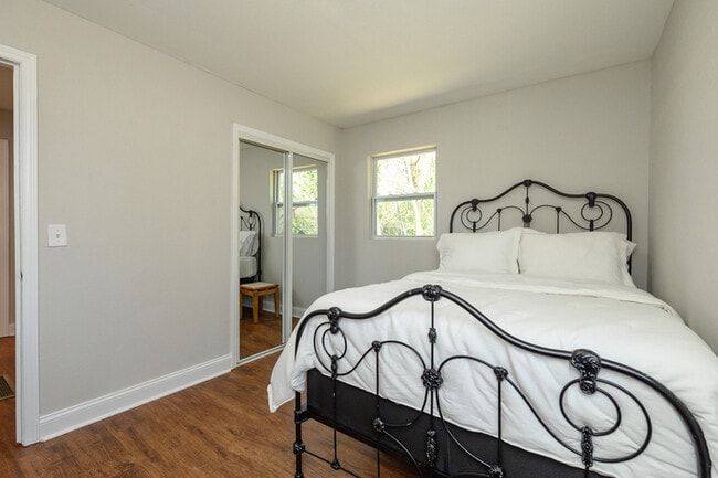 Building Photo - NEWLY RENOVATED 2 bedroom, 1 bathroom at Gilbert Townes