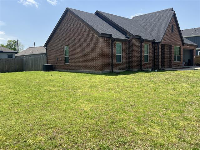 Building Photo - 2305 Bourland St