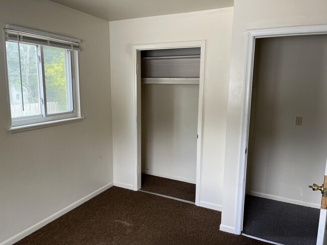 Building Photo - 624 Stoddard Ave