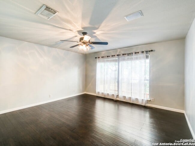Building Photo - 5823 Rolling Forest Dr