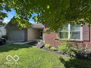 Building Photo - 556 Hollowood Ln