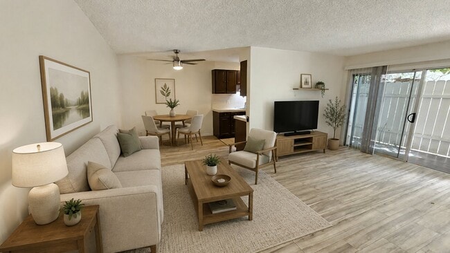 Building Photo - 2130 N Beachwood Dr