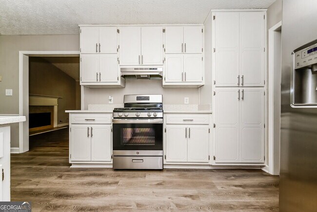 Building Photo - 452 Grove Hill Dr
