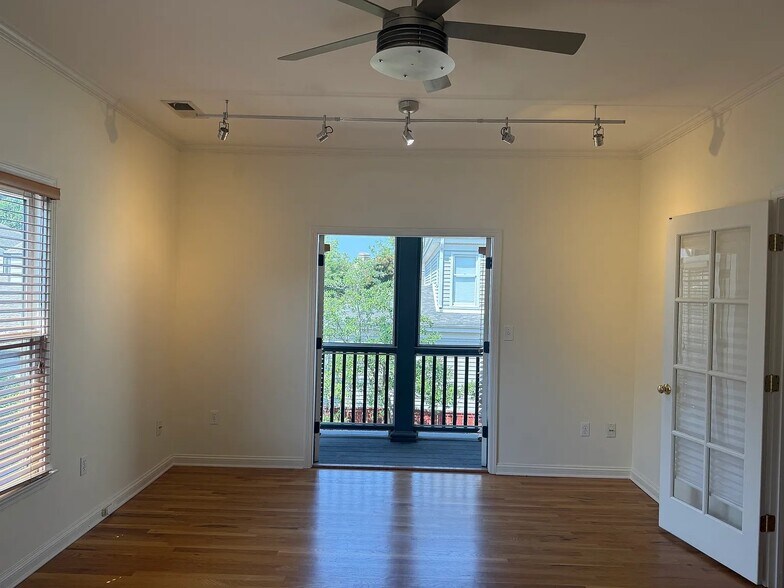 Building Photo - 83 Asphodel Dr