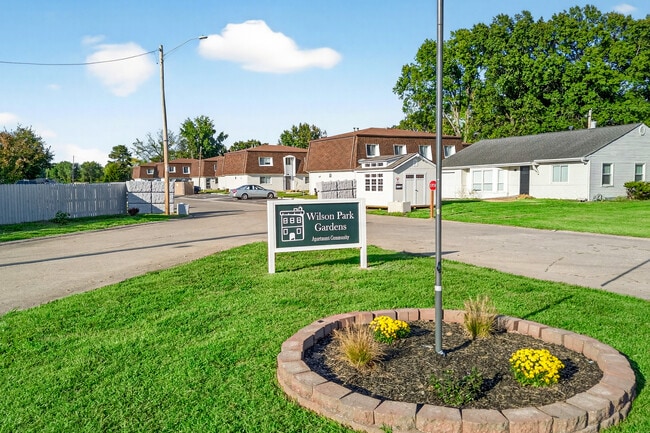 Building Photo - 2710 Center St