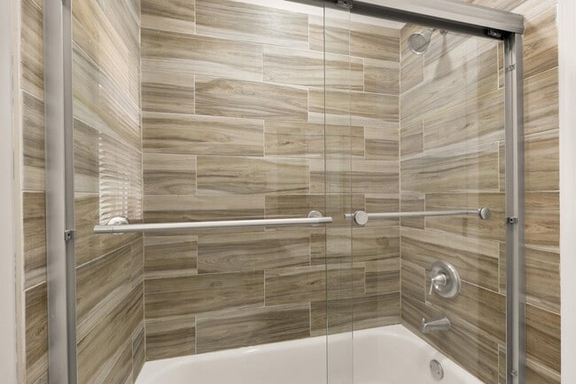 Building Photo - 4131 Hunt Pl NE